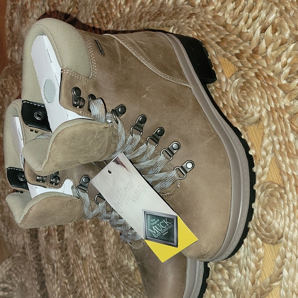 Liberty Alpine Lace Muck Boot